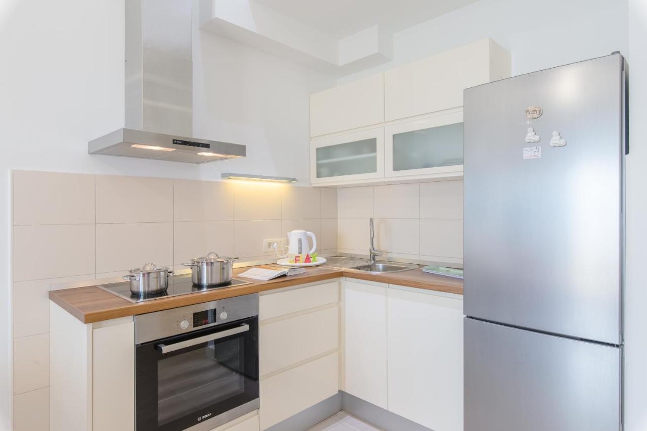 Apartments Kadenca Omiš Exteriör bild