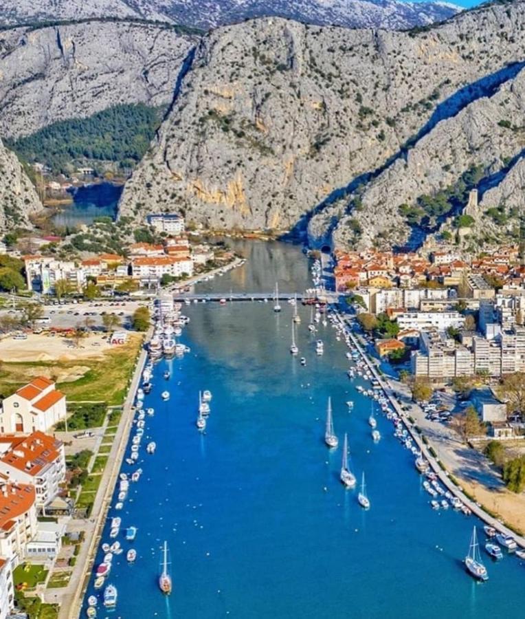 Apartments Kadenca Omiš Exteriör bild